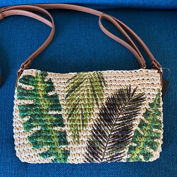 Crossbody 🏝 wristlet straw bag ☀️ - Picture 4 of 15
